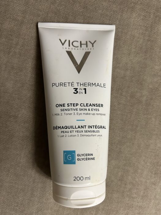 Vichy 3 in 1 one step cleanser