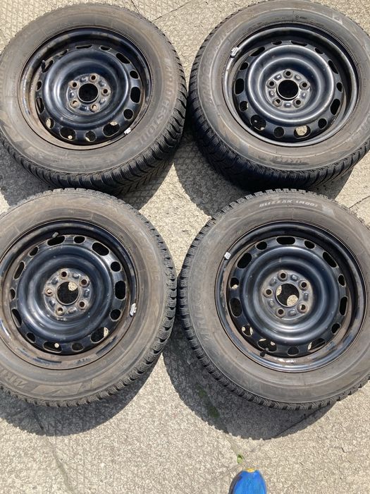 Kompletne kola zimowe 215/60/16 mazda cx3.