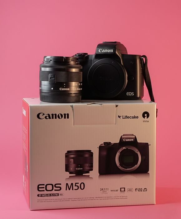 Продам Canon m50 (объектив 15-45)повний комплект.