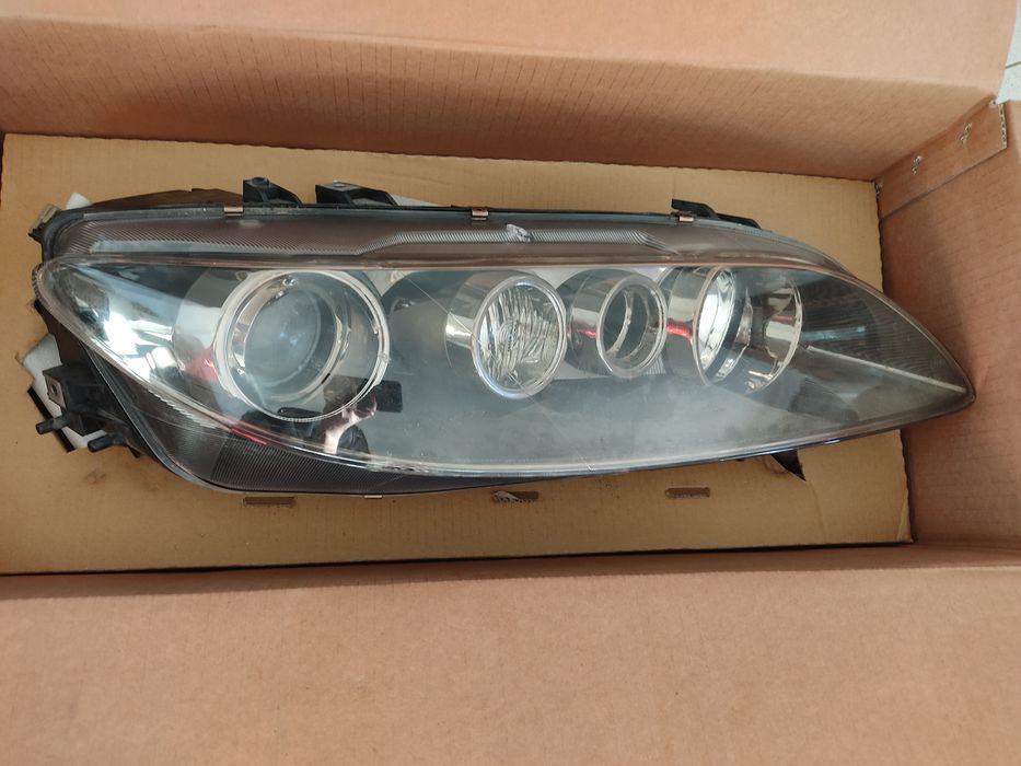 Farol drt Mazda 6