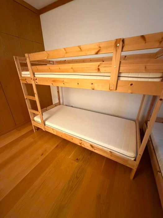 2 Beliches IKEA + 4 colchões — como novos
