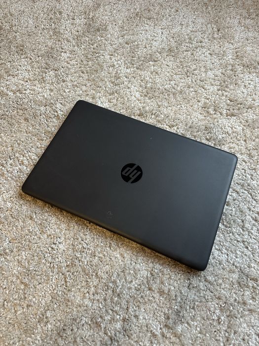 Laptop HP (кирил. и латин. клавиатура)