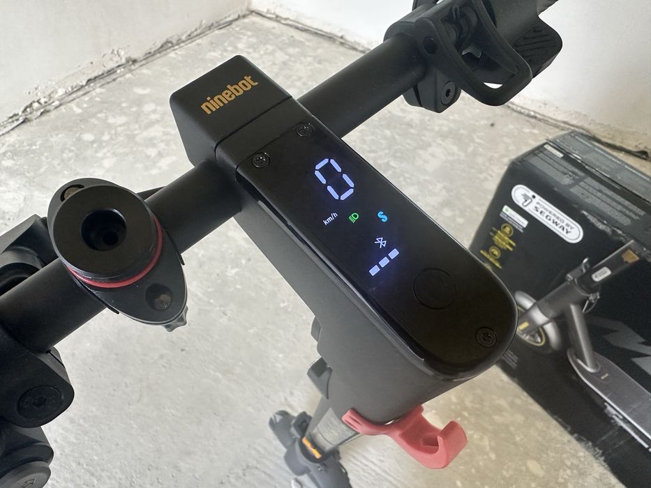 Hulajnoga elektryczna SEGWAY Ninebot KickScooter Max G2 D 70km 450W 10"