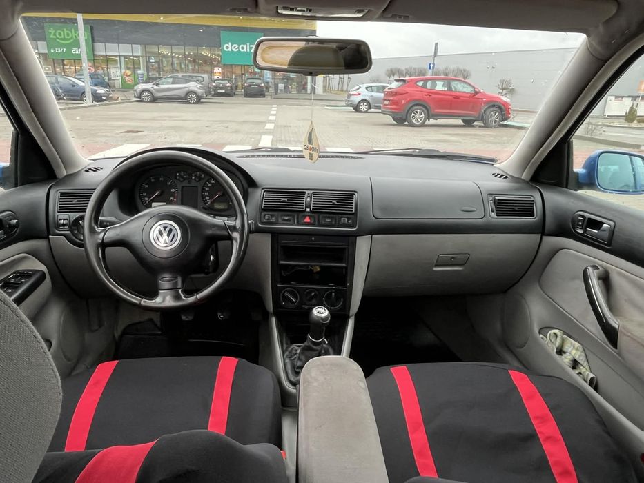 Volsiwagen golf 4 1.6benz 2000r