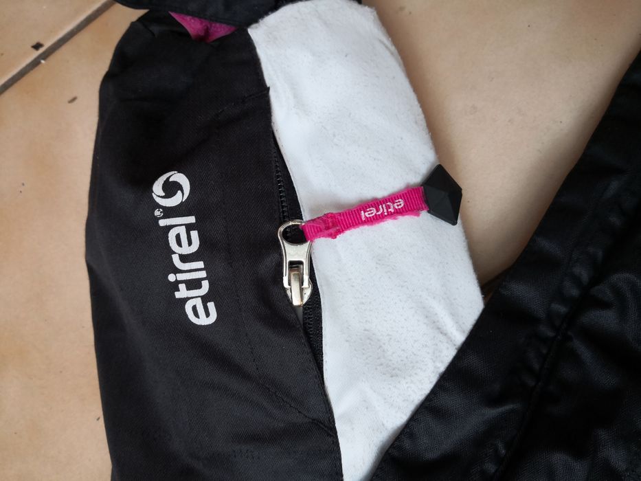 Sprzedam dziewczęcą kurtkę zimową