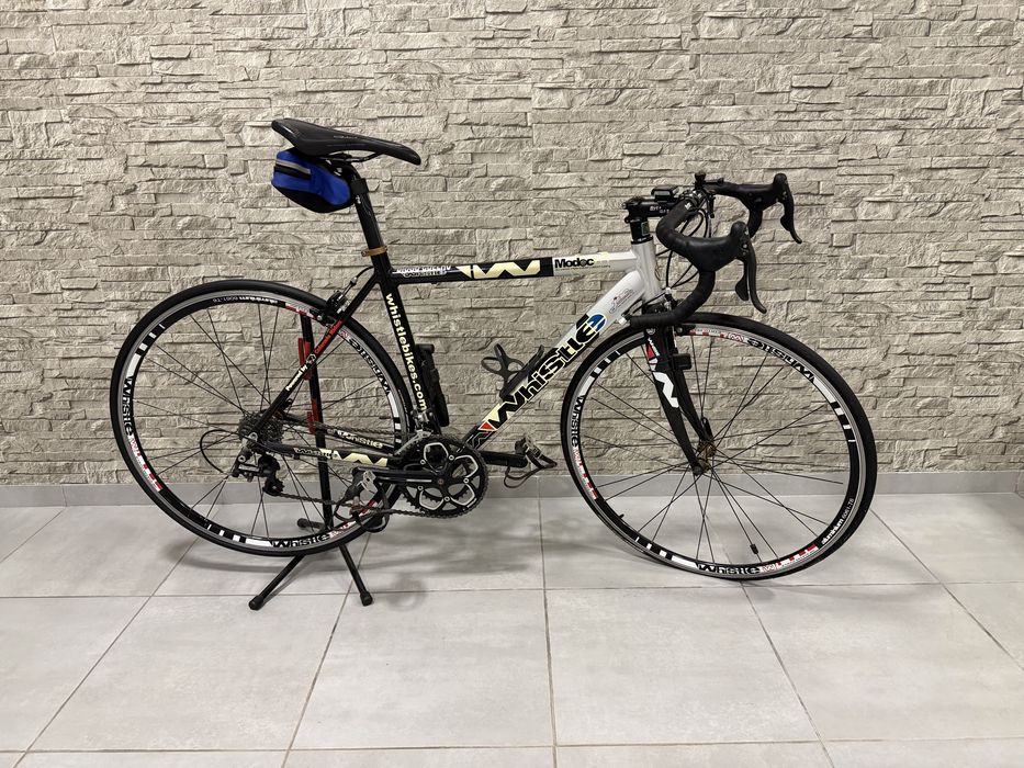 Bicicleta de corrida praticamente nova whistel