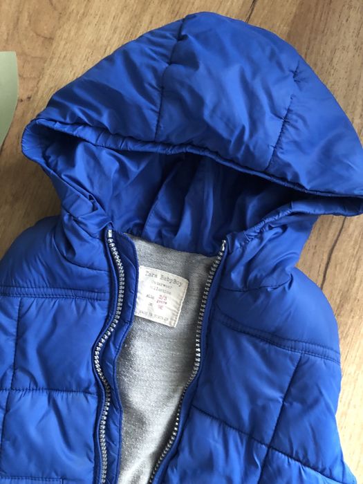 Жилетка Zara р 98 на 2-3 г дутая синтепон