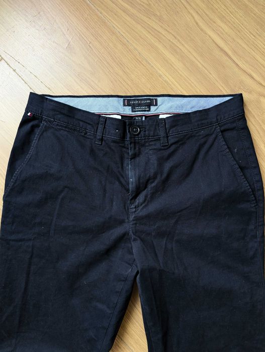 Chinosy Tommy Hilfiger Slim Stretch 30x30 czarny - używany, stan idealny