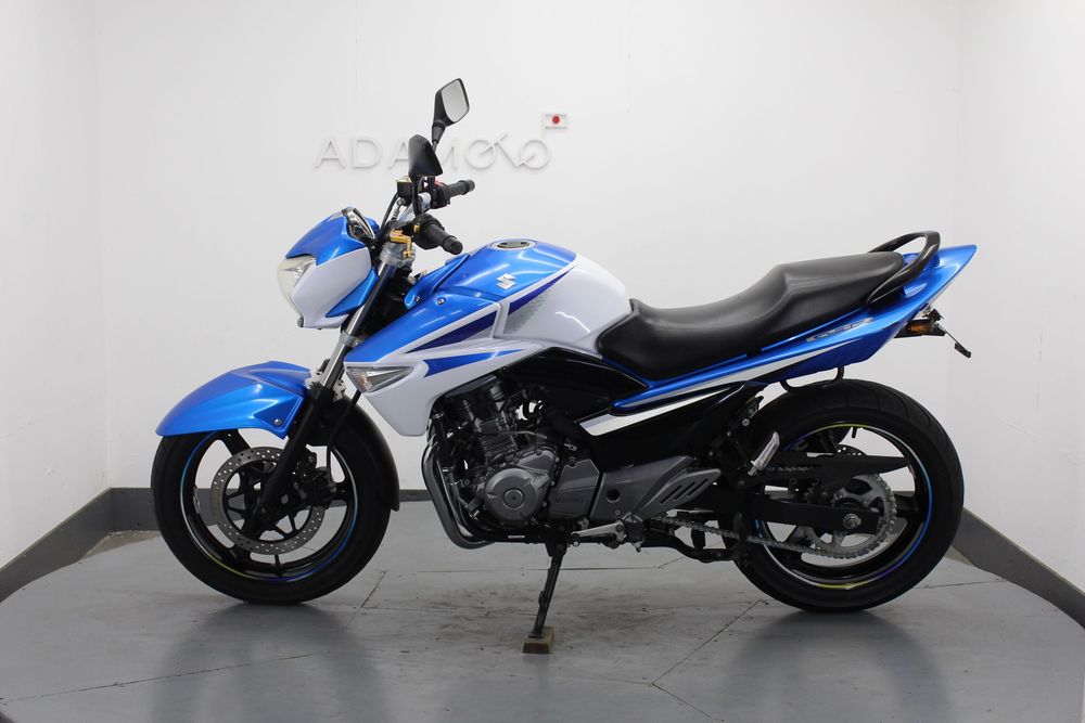 Suzuki GSR 250 (2 циліндра, інжектор)
