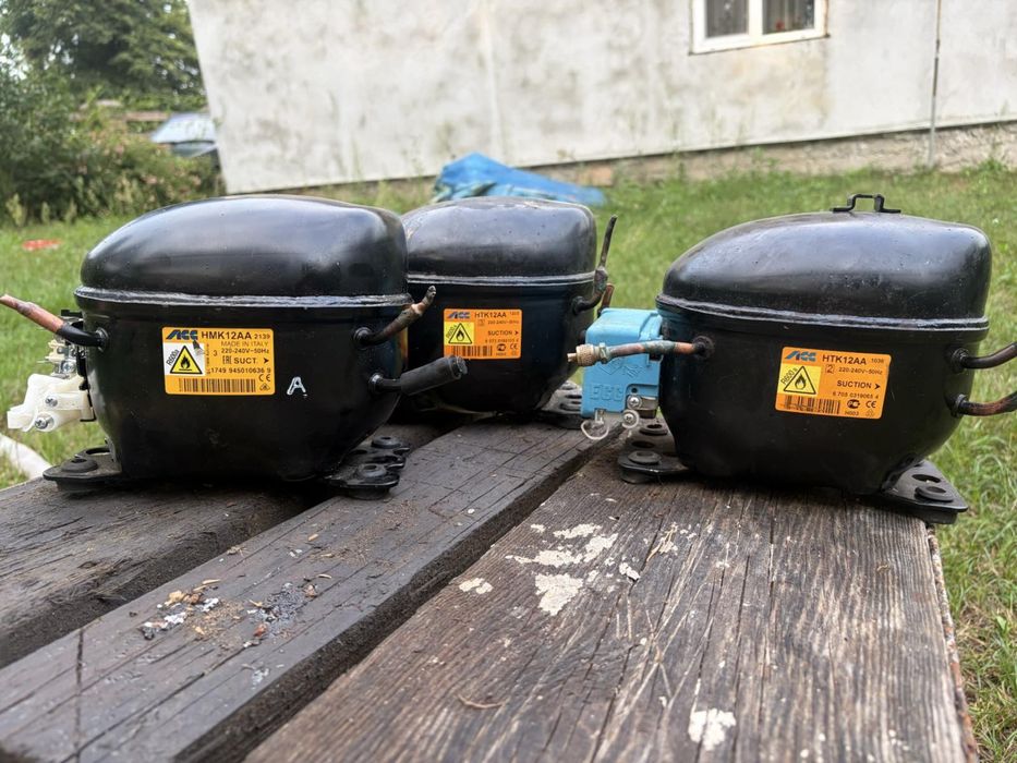 Компреси, компрессори, мотори, двигателі  до холодиьників в робочому стані