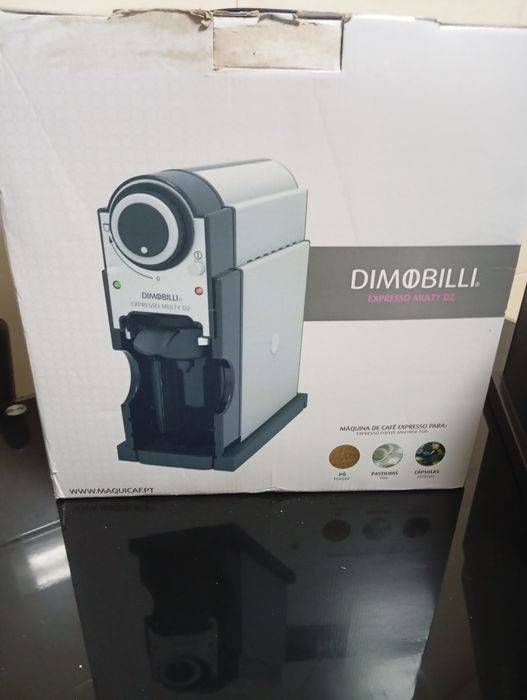 Máquina de café semi-nova Marca: DIMOBILLI