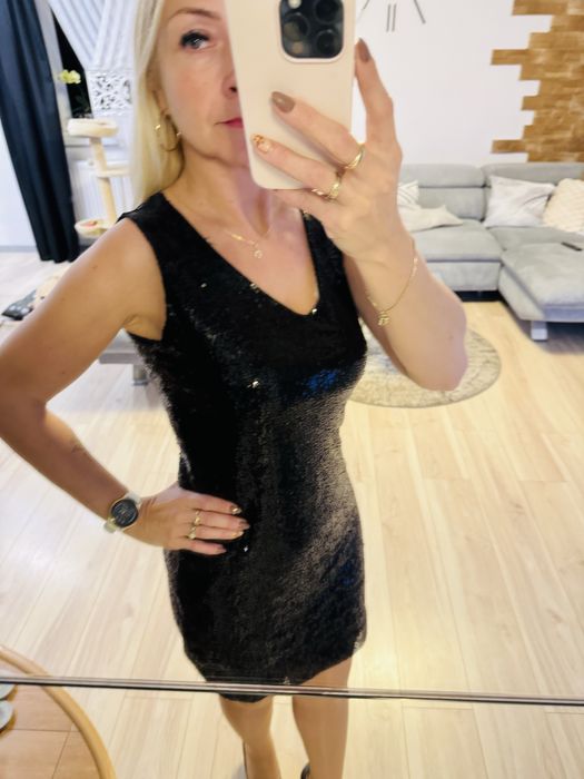 Mini sukienka cekinowa rozm S