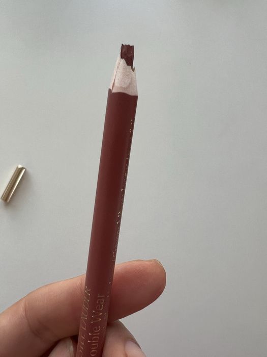 Карандаш для губ Estee Lauder