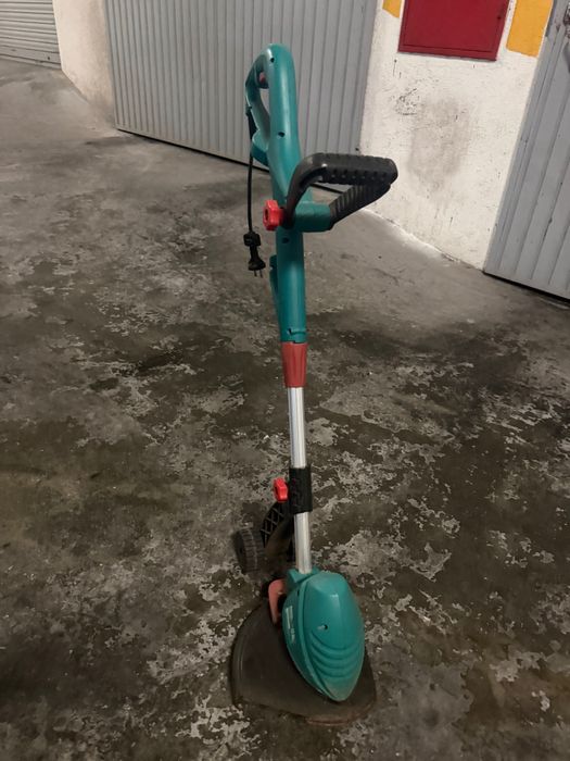 Aparador de Relva Bosch ART 30 Combitrim