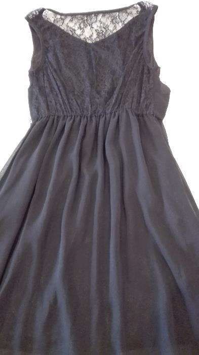 Vestido preto costas renda