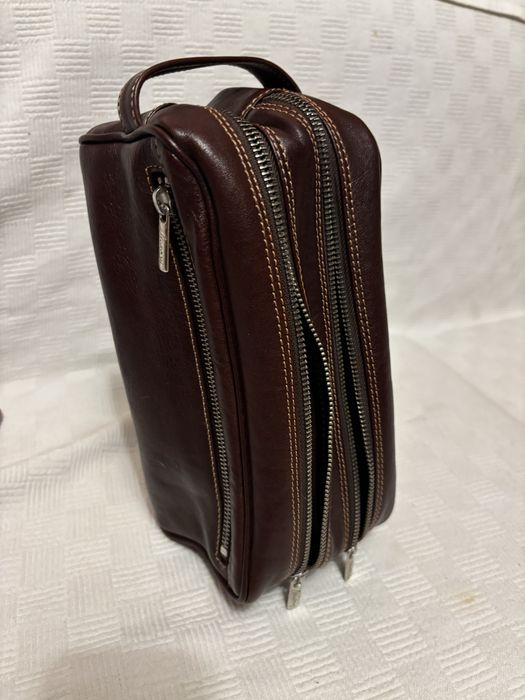 Продам кожаную косметичку