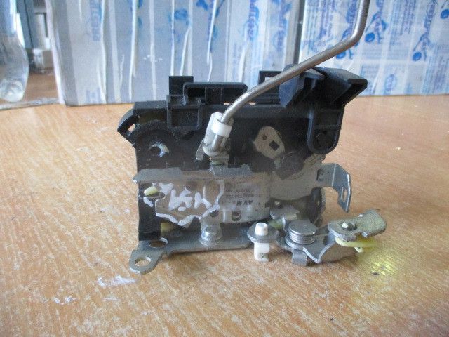 Fechadura / fecho porta frente direito DACIA Sandero (BS_)