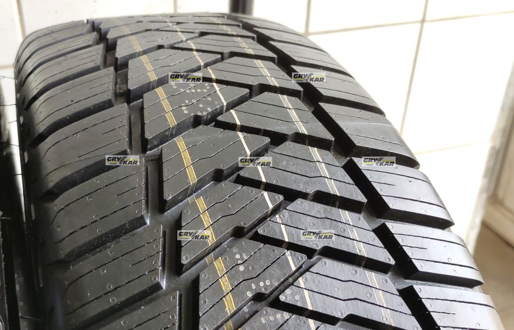 2x 235/65R16C Bridgestone Duravis AllSeason 115/113R C/A/72dB 3 lata g
