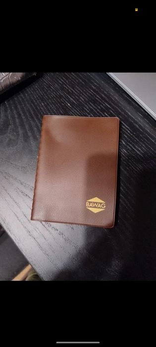 etui na karty brązowe