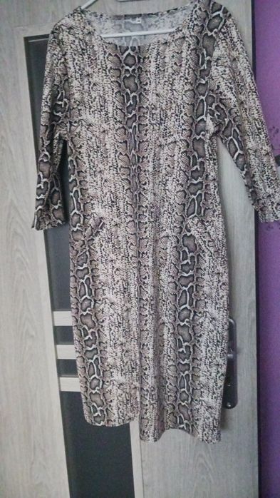 Nowa ładna sukienka