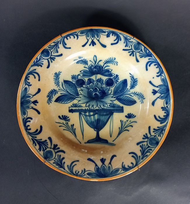 Talerz dekoracyjny patera Delft Niderlandy XVIII wiek
