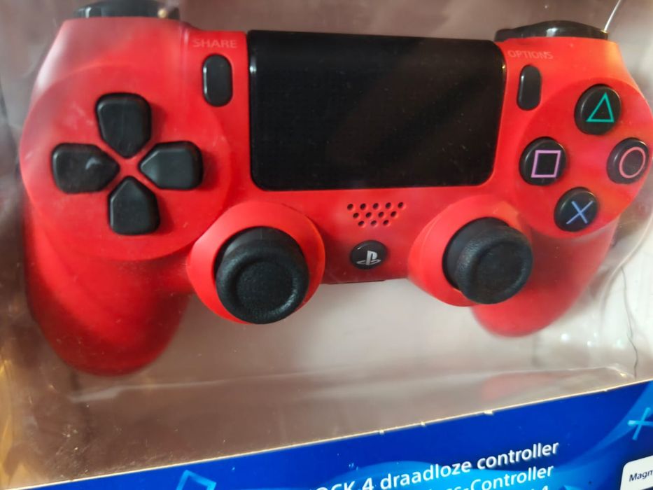 Pad do PS4 czerwony