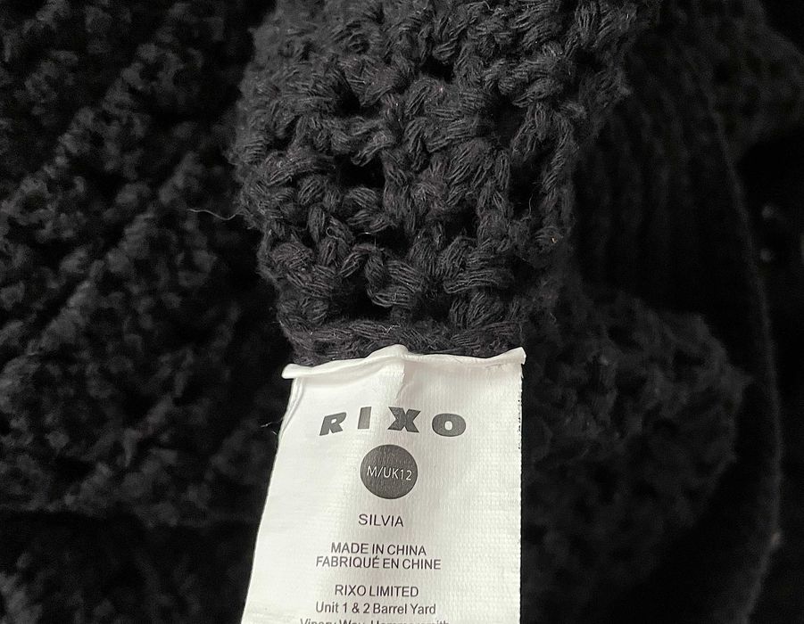 Sweter Rixo czarny szydełkowy kołnierz falbanki