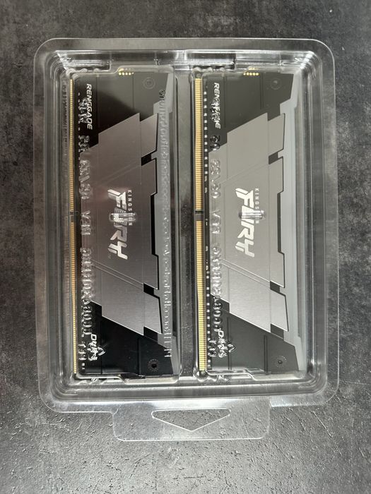 Продам модуль памяти Kingston FuryDDR4 64gb 2x32 3600MHz Renegade RGB