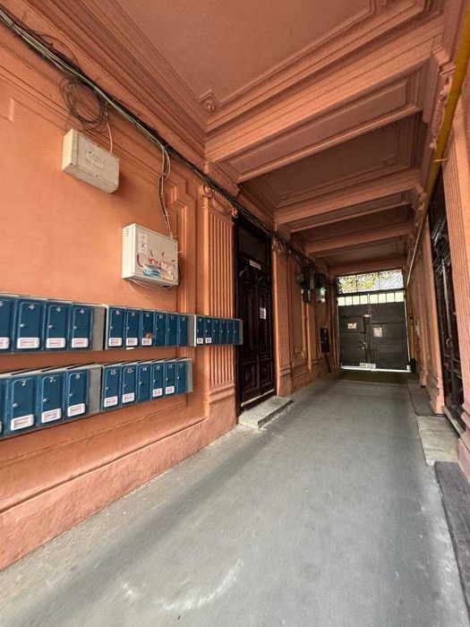 2 кімнати в комуні в Центрі міста!