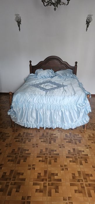 Cama casal + colchao 183x133cm