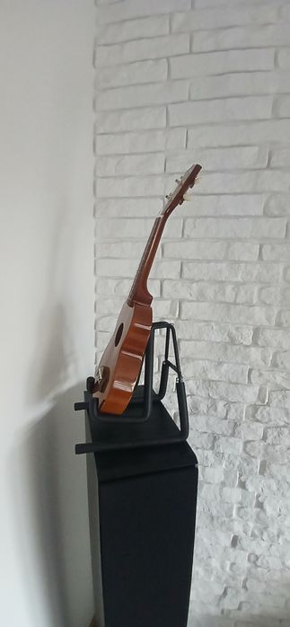 Ukulele + stojak MAKALA