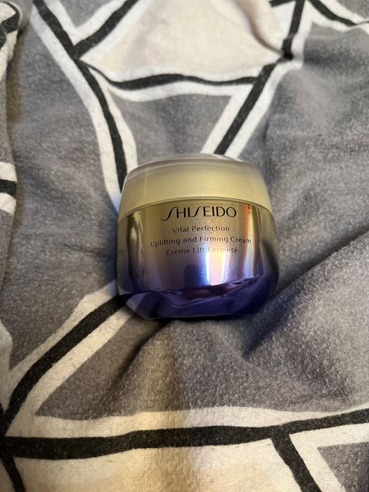 Крем для обличчя