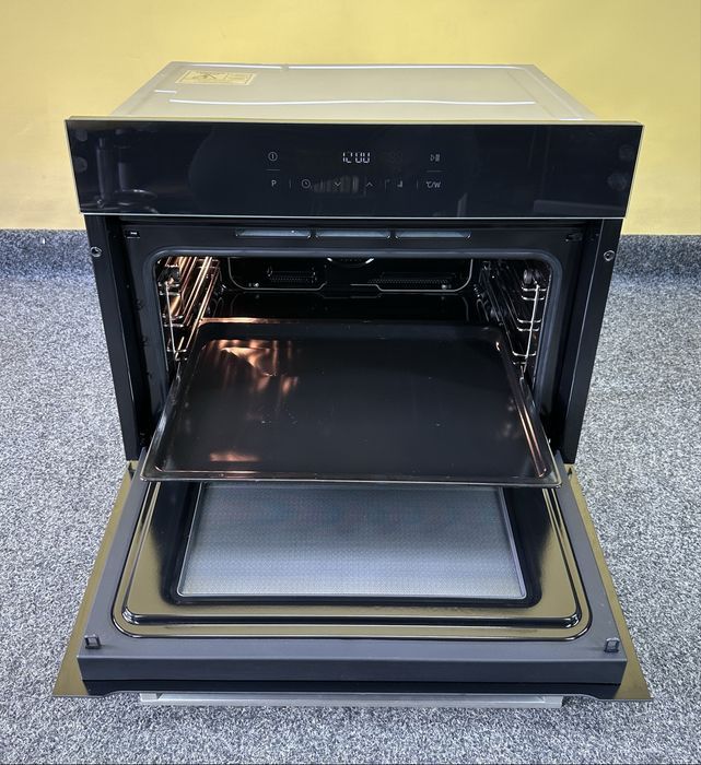 Духова шафа електрична вбудована Blomberg OKW9441 EU