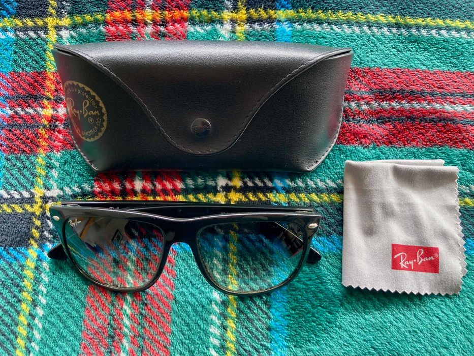 Óculos de sol Ray Ban Boyfriend, em bom estado, mais pano e estojo.