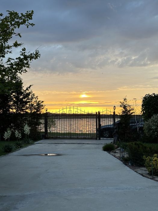 Продається сучасний будинок біля річки с Баловне