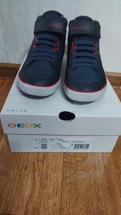 Продам високі кеди ТМ Geox 39 розміру