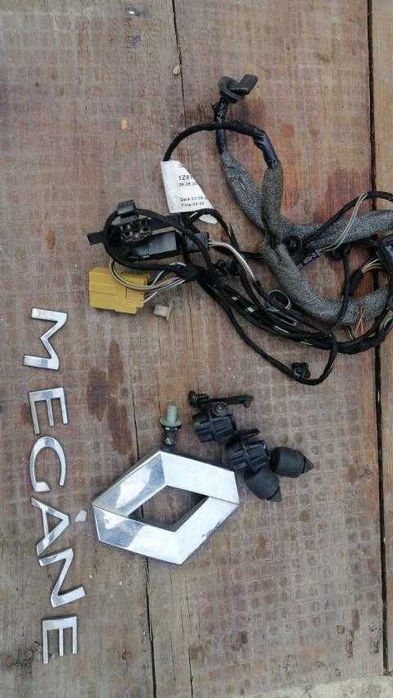 Петлі дверей кришки багажника ,замки Renault Megane 3