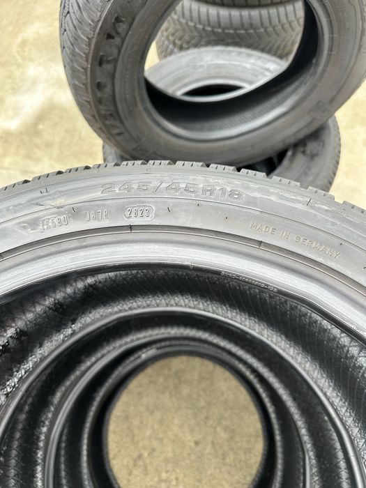 245/45/18 100V XL Dunlop Winter Sport 5