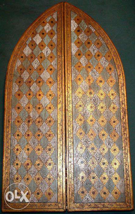 TRIPTICO (Quadro religioso composto por três partes desdobráveis)