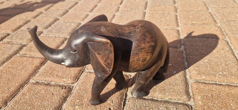 Różne figurki i dekoracje