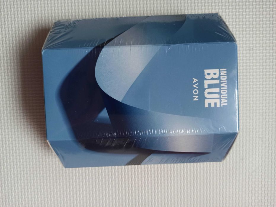 zestaw upominkowy Individual Blue Avon