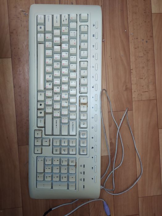 Продам клавиатуру