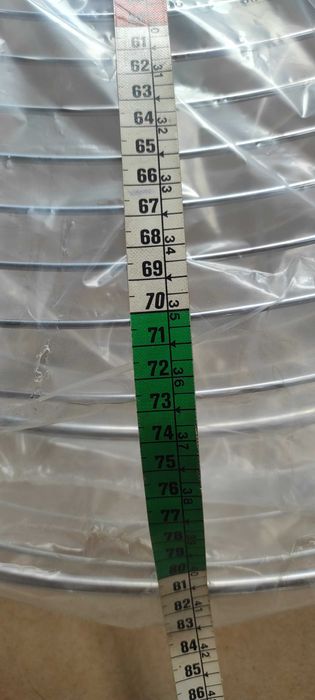 Cestos para movel. Rotativos. Para aceder a cantos mais facilmente. Estao novos em Caixa.