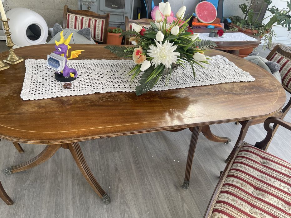 Mesa inglesa de madeira