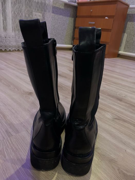 Стильні шкіряні теплі жіночі челсі