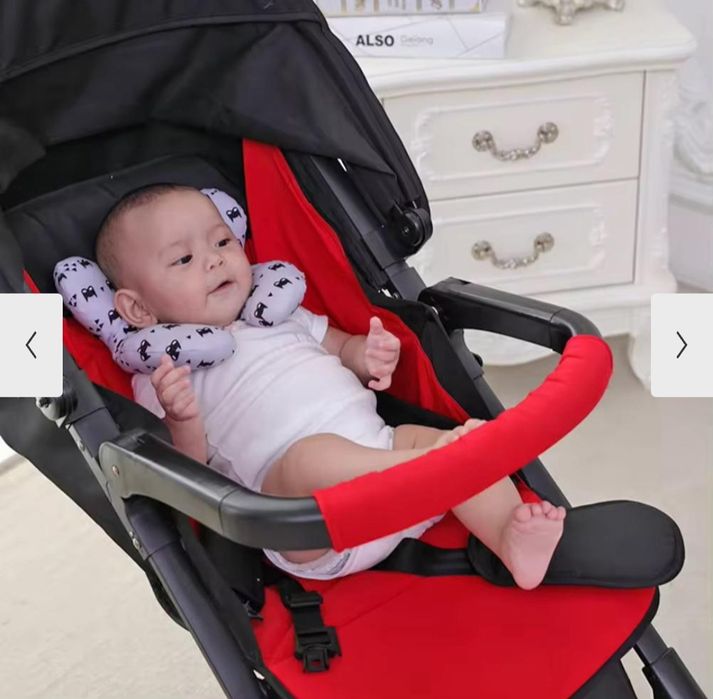 Подушка у автокрісло та коляску