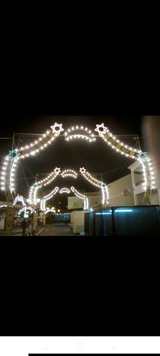 Arcos de iluminação de festa