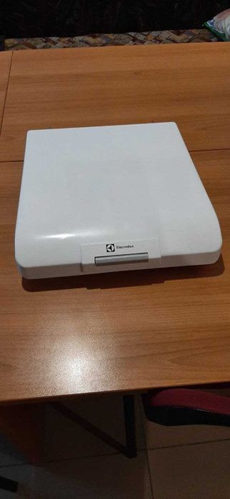 Кришка до пральної машинки Electrolux EWT-1567VDW. Стан нової