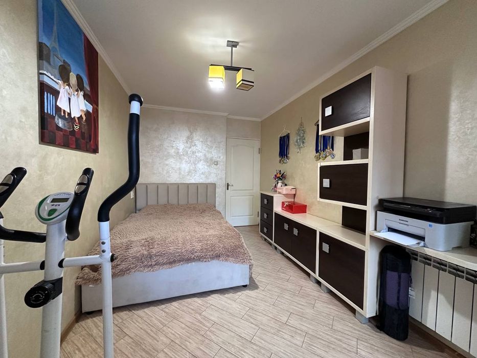 3-кімнатна квартира | 55-й мікрорайон | 2 поверх | цегляний будинок