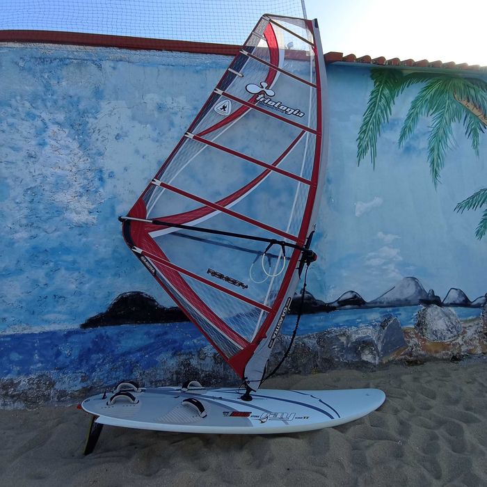 Kit com prancha de windsurf Fanatic Sting Ray 130 TT